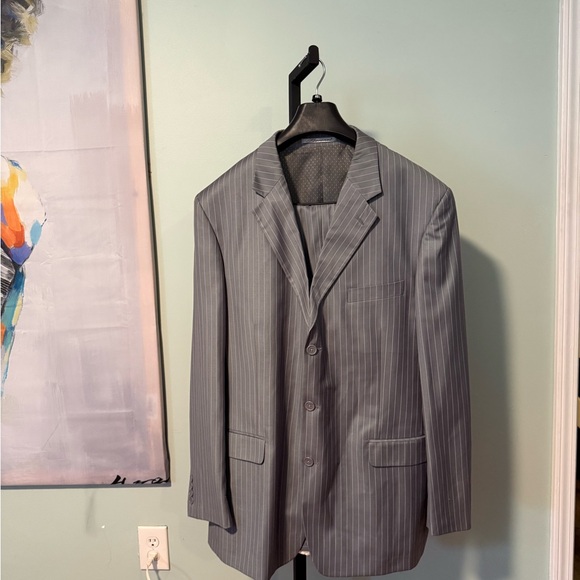 Florenzi Other - PRE-OWNED FLORENZI Men's Gray 3-BUTTON Pinstripe Blazer/Pants